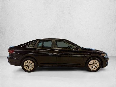 Used 2019 Volkswagen Jetta FWD image 4
