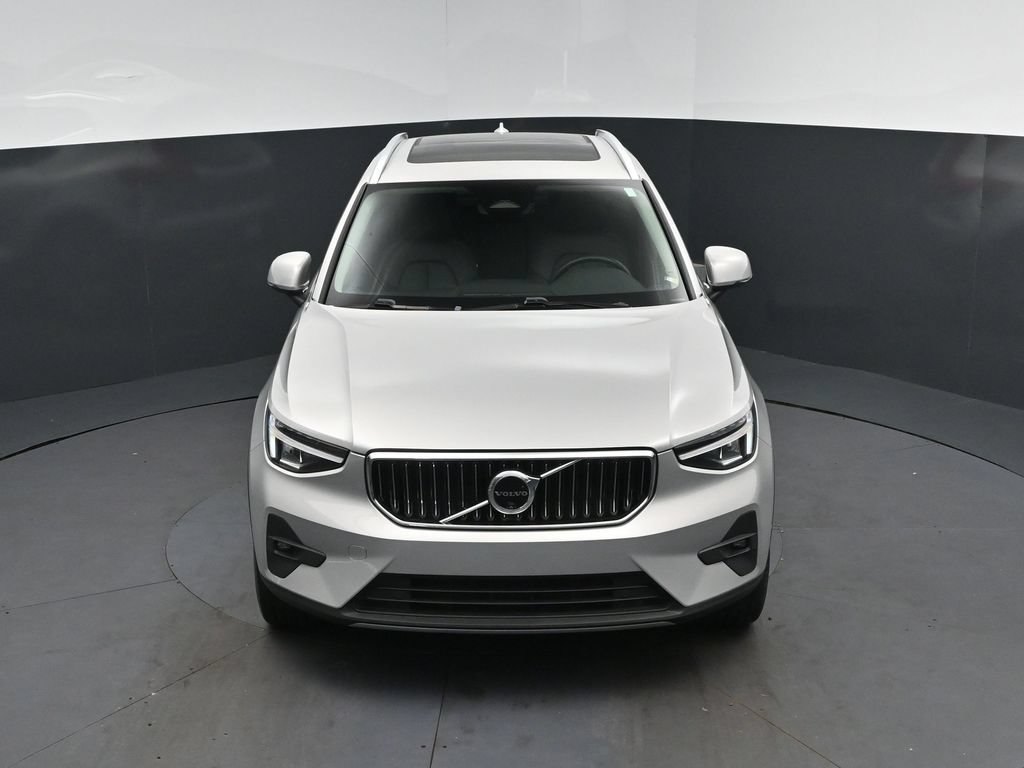Used 2025 Volvo XC40 B5 Plus AWD/4WD image 37