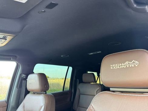 Used 2021 Chevrolet Suburban High Country RWD image 27