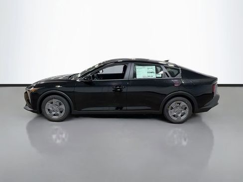 New 2025 Kia K4 LX image 4