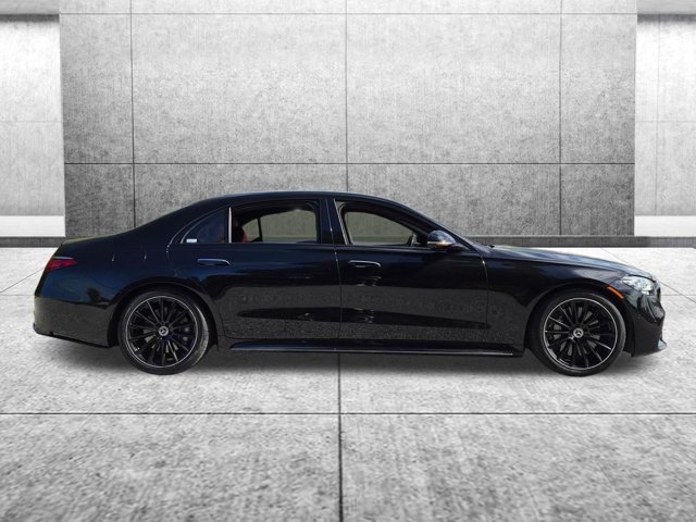 Used 2025 Mercedes-Benz S 580 4MATIC Sedan image 2