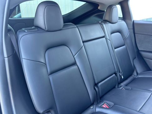 Used 2021 Tesla Model Y Performance image 40