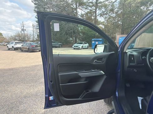 Used 2017 Chevrolet Colorado LT image 19