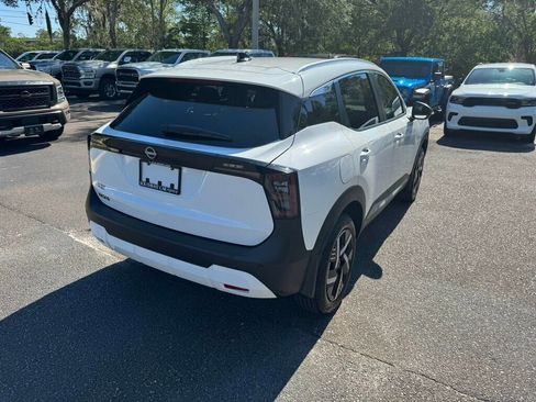 Used 2026 Nissan Kicks SV FWD image 10