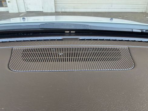 Used 2025 Jeep Compass Limited image 17