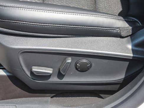 New 2025 Ford Escape SE image 20