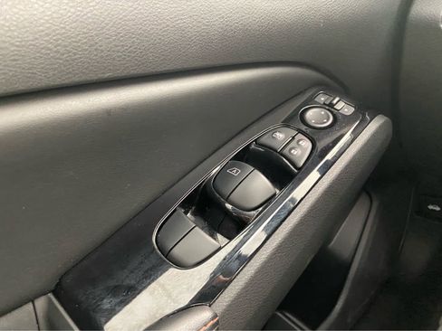 Used 2024 Nissan Altima 2.5 SR image 32