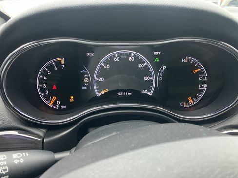 Used 2019 Jeep Grand Cherokee Overland AWD/4WD image 19