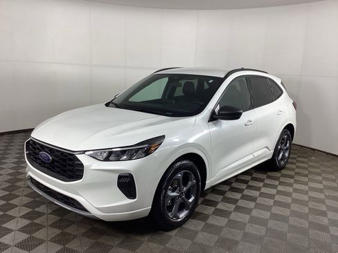 Used 2023 Ford Escape ST-Line image 5