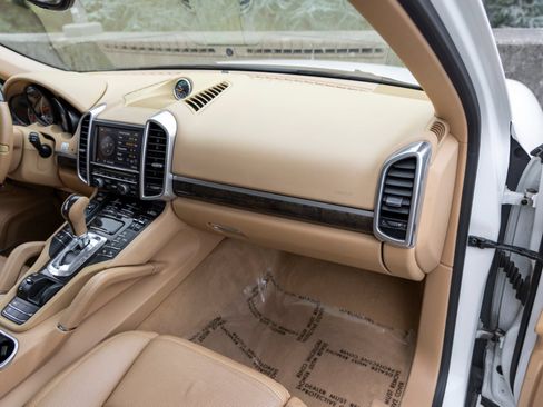 Used 2014 Porsche Cayenne Diesel AWD/4WD image 64