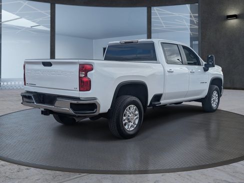 Used 2024 Chevrolet Silverado 2500 LT image 6