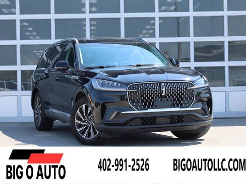 Used 2025 Lincoln Aviator AWD image 1