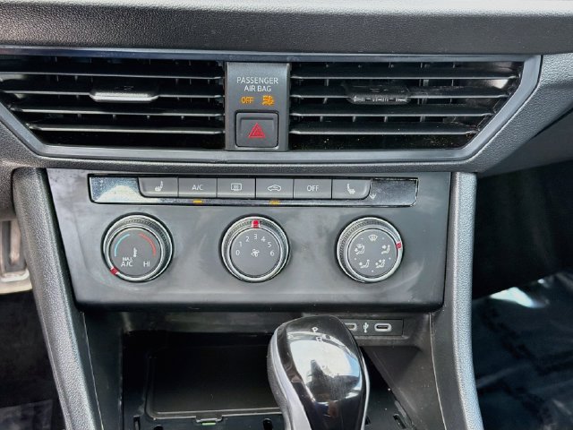 Used 2024 Volkswagen Jetta Sport FWD image 15
