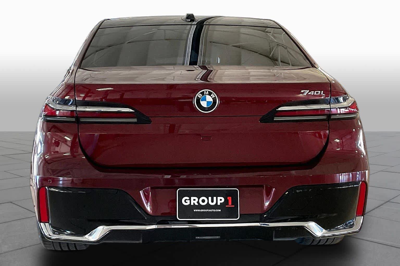 Used 2023 BMW 740i RWD image 4