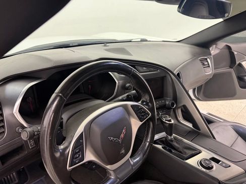 Used 2019 Chevrolet Corvette Stingray Convertible w/ 1LT RWD image 21