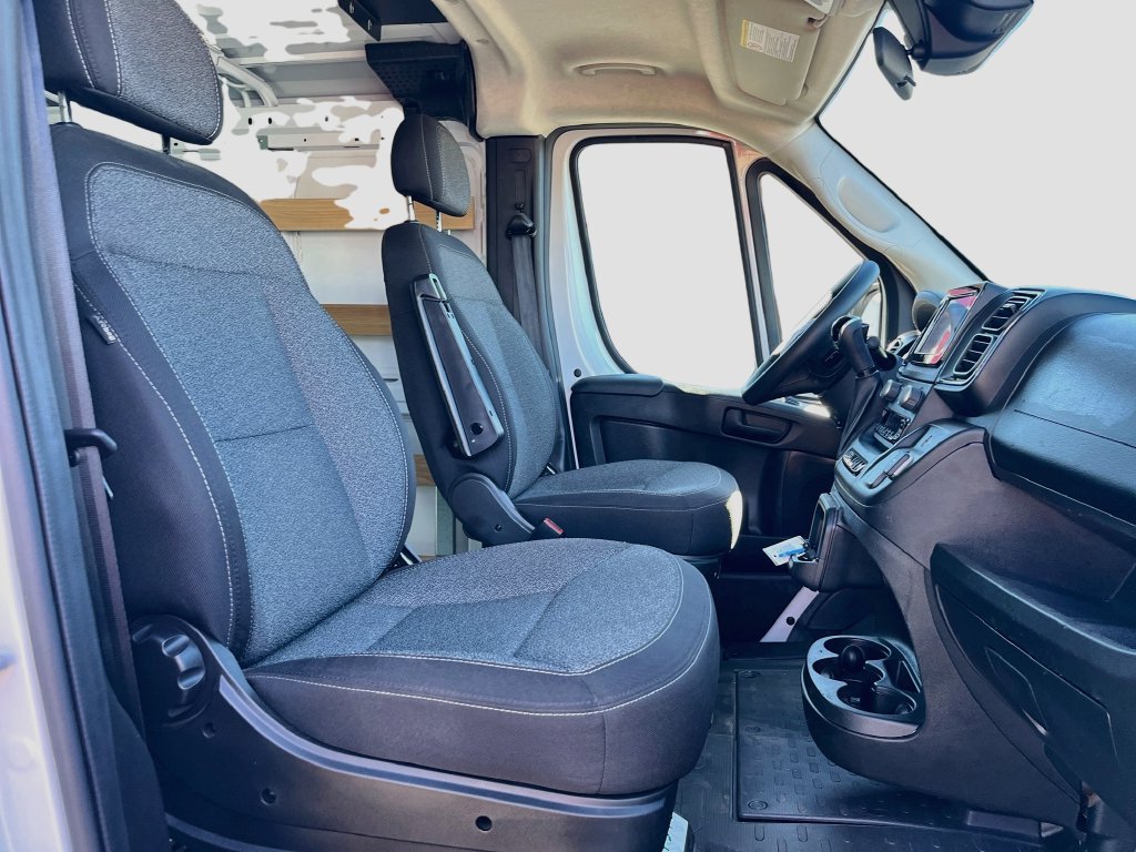 Used 2025 RAM ProMaster 2500 w/ U-Haul Equipment Group FWD image 25