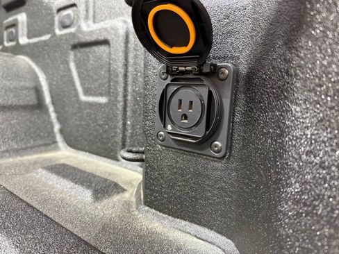 Certified 2025 GMC Sierra 1500 Denali image 8