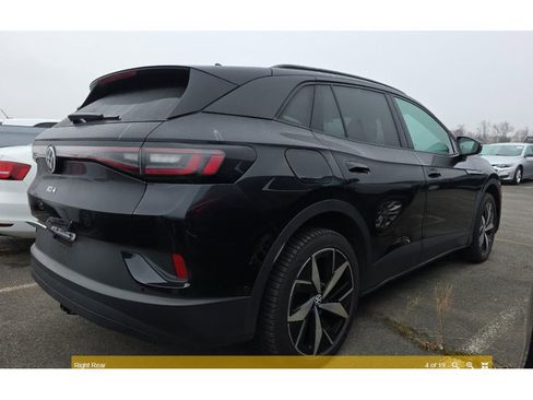 Used 2024 Volkswagen ID.4 Pro S image 3