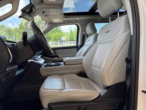 Used 2025 Ford Expedition Max Platinum AWD/4WD image 11