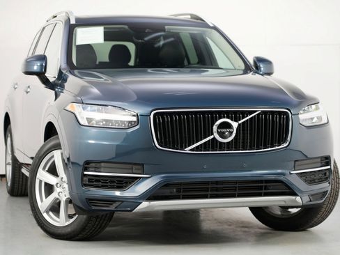 Used 2018 Volvo XC90 T8 Momentum w/ Convenience Package image 2