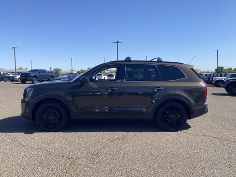 Certified 2022 Kia Telluride EX w/ EX Premium Package AWD/4WD image 3
