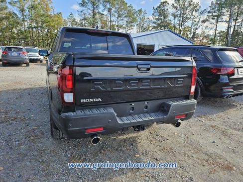 Used 2024 Honda Ridgeline Black Edition image 9