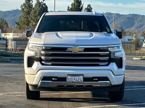 Used 2025 Chevrolet Silverado 1500 High Country w/ Technology Package image 9