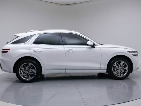 Used 2025 Genesis GV70 2.5T AWD/4WD image 9