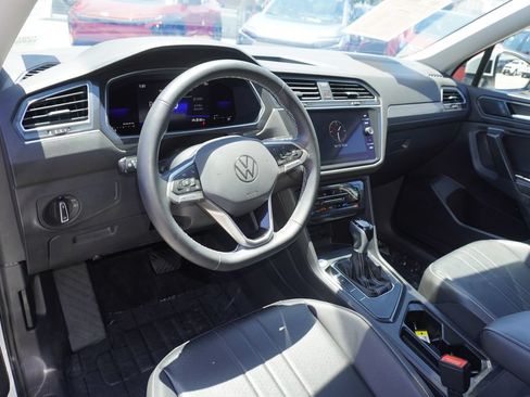 Used 2022 Volkswagen Tiguan SE FWD image 14