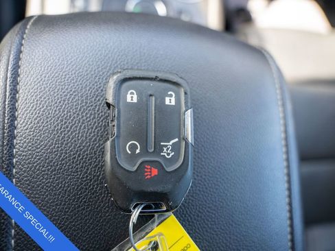 Used 2023 GMC Acadia SLT image 29