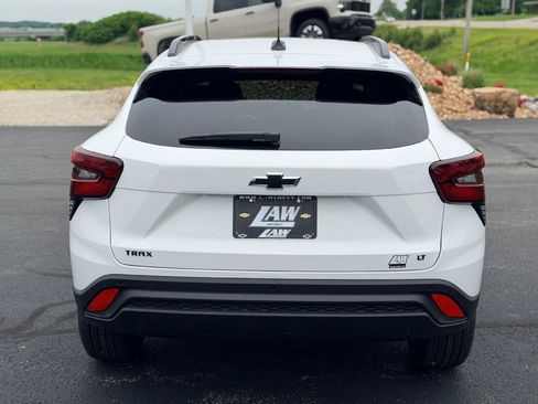 New 2026 Chevrolet Trax LT w/ Driver Confidence Package FWD image 6
