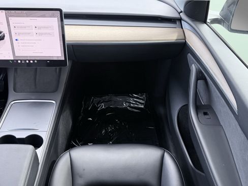 Used 2022 Tesla Model Y Long Range AWD/4WD image 53