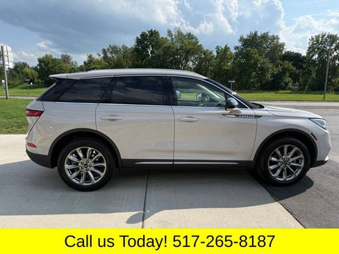 Used 2022 Lincoln Corsair AWD w/ Premium Package image 8