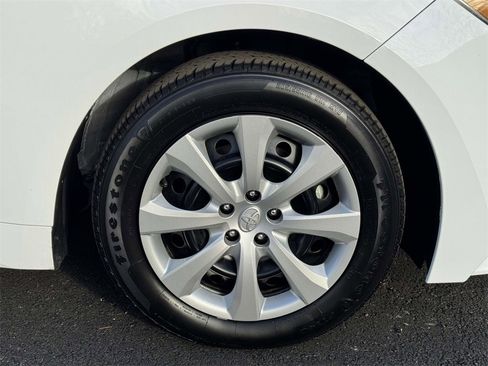 Used 2025 Toyota Corolla LE image 25