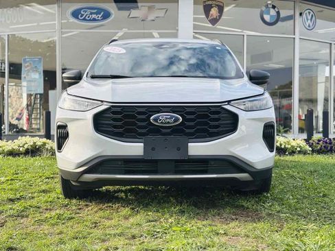 Used 2025 Ford Escape ST-Line FWD image 19