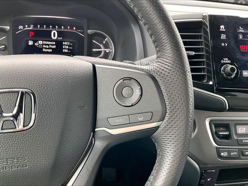 Used 2025 Honda Passport EX-L image 19