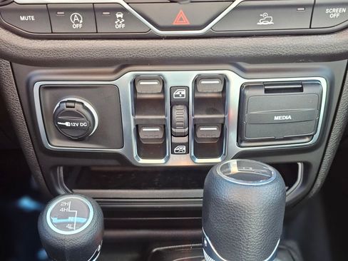 New 2026 Jeep Gladiator Sport image 14