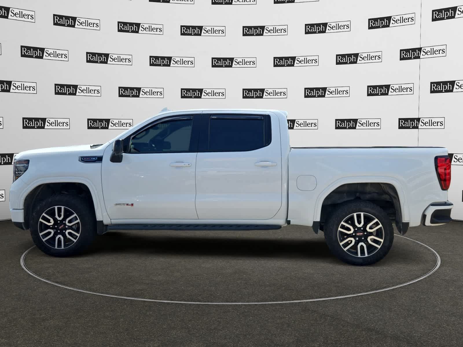Used 2025 GMC Sierra 1500 AT4 w/ AT4 Premium Package AWD/4WD image 3