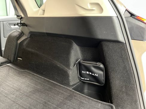 Used 2025 Nissan Rogue SV AWD/4WD image 39