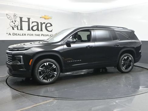 New 2027 Chevrolet Traverse LT w/ Sun and Wheel Package FWD image 11