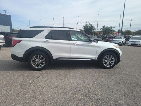 Used 2020 Ford Explorer XLT w/ Equipment Group 202A image 6