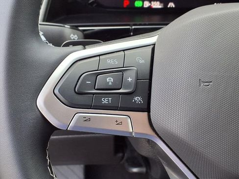 Used 2024 Volkswagen Atlas Cross Sport SE image 21