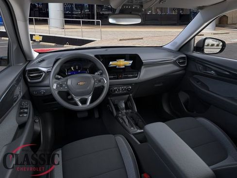New 2026 Chevrolet TrailBlazer LT w/ Convenience Package FWD image 18
