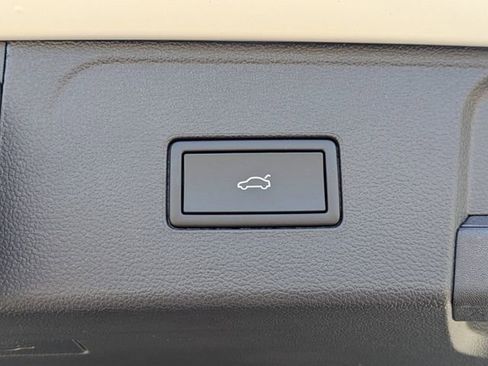 New 2026 Volkswagen Atlas SE image 14