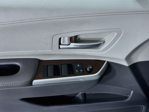 Certified 2024 Toyota Sienna XLE FWD image 17