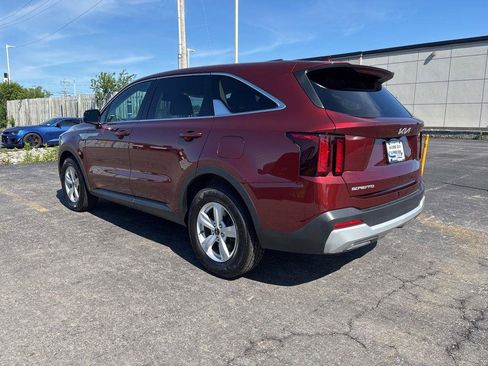 Used 2025 Kia Sorento LX FWD image 5