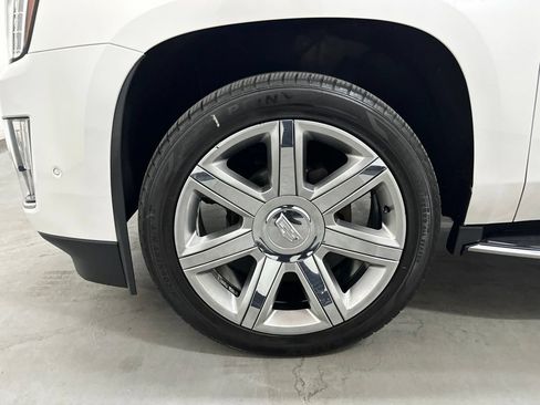 Used 2019 Cadillac Escalade Luxury AWD/4WD image 66