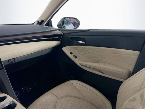 Used 2020 Toyota Avalon Limited image 24