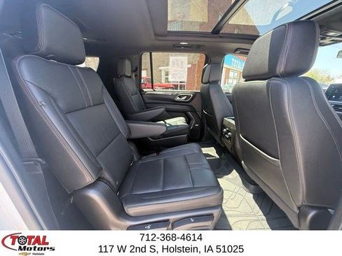 Used 2022 Chevrolet Suburban RST w/ Luxury Package AWD/4WD image 13