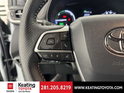 Certified 2024 Toyota Sienna XLE Woodland Edition image 28